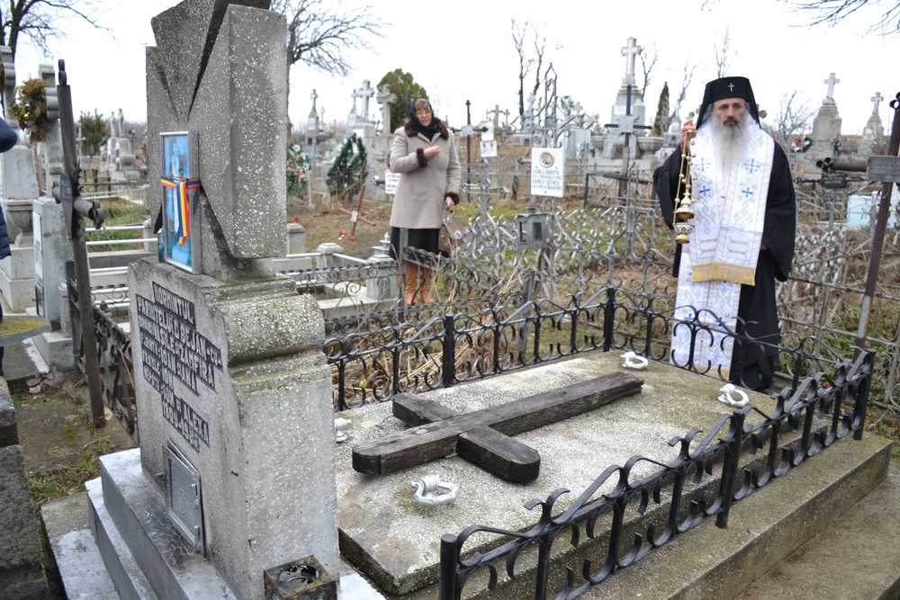 Vizită arhierească în Protopopiatul Hârlău: „Suntem chemați să înțelegem taina Bisericii din care facem parte”