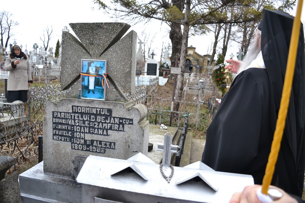 Vizită arhierească în Protopopiatul Hârlău: „Suntem chemați să înțelegem taina Bisericii din care facem parte”