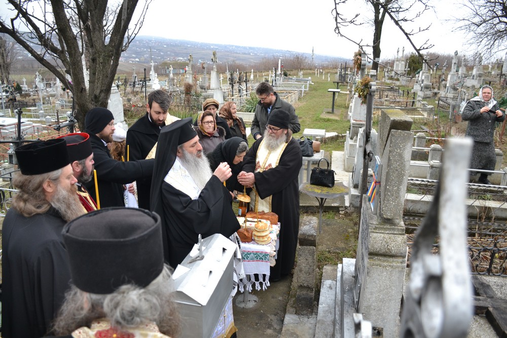 Vizită arhierească în Protopopiatul Hârlău: „Suntem chemați să înțelegem taina Bisericii din care facem parte”