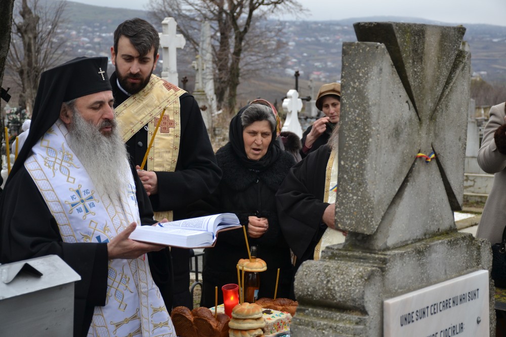 Vizită arhierească în Protopopiatul Hârlău: „Suntem chemați să înțelegem taina Bisericii din care facem parte”