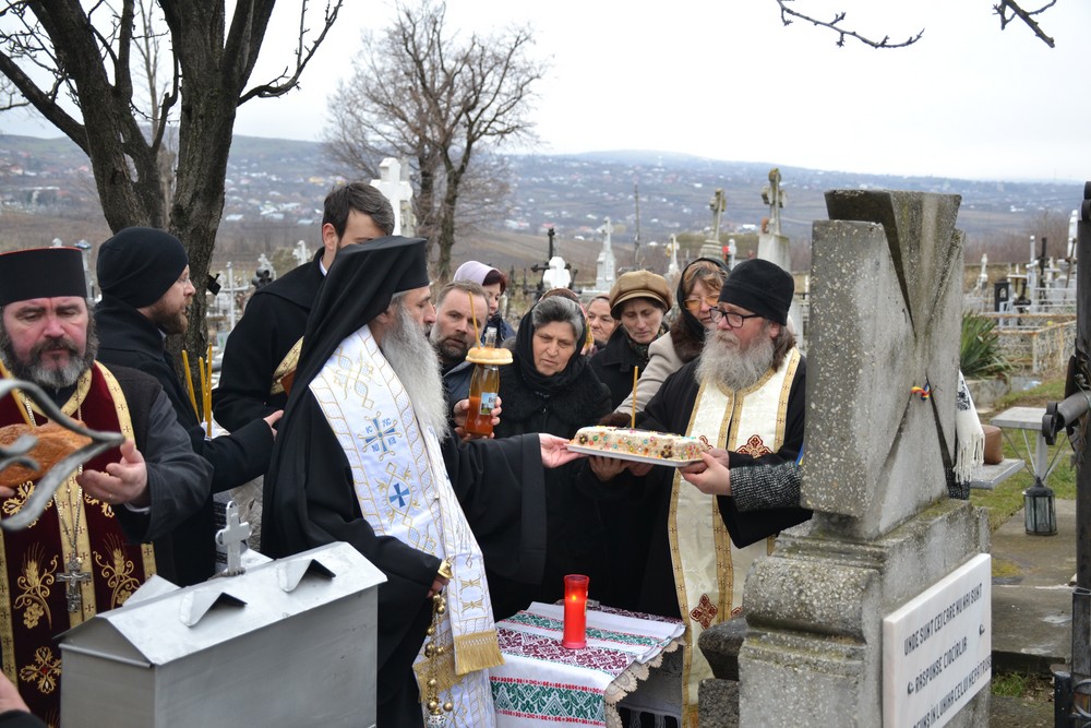 Vizită arhierească în Protopopiatul Hârlău: „Suntem chemați să înțelegem taina Bisericii din care facem parte”