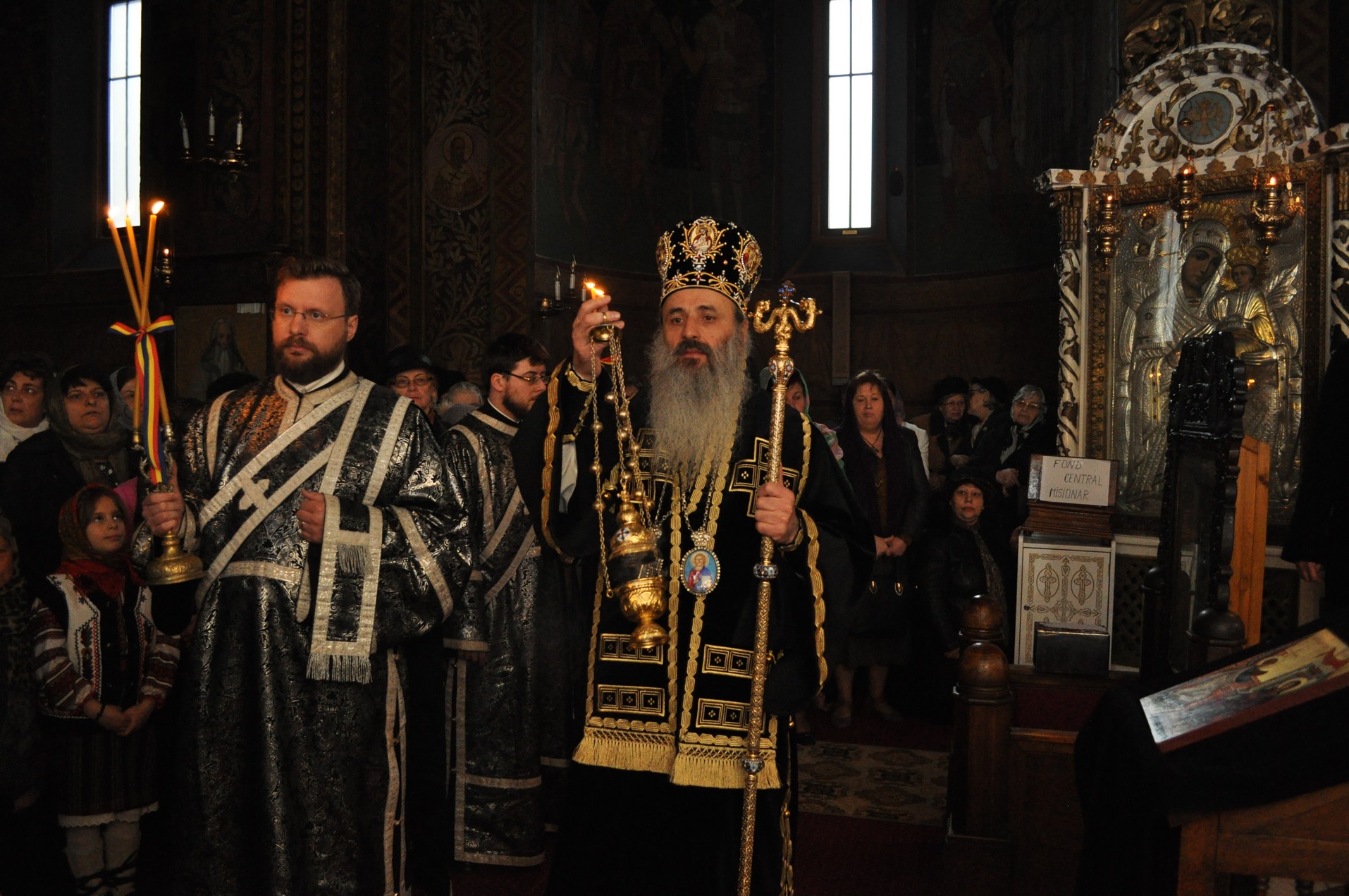 IPS Mitropolit Teofan: „Cea mai mare veste bună este că Dumnezeu a coborât pe pământ“