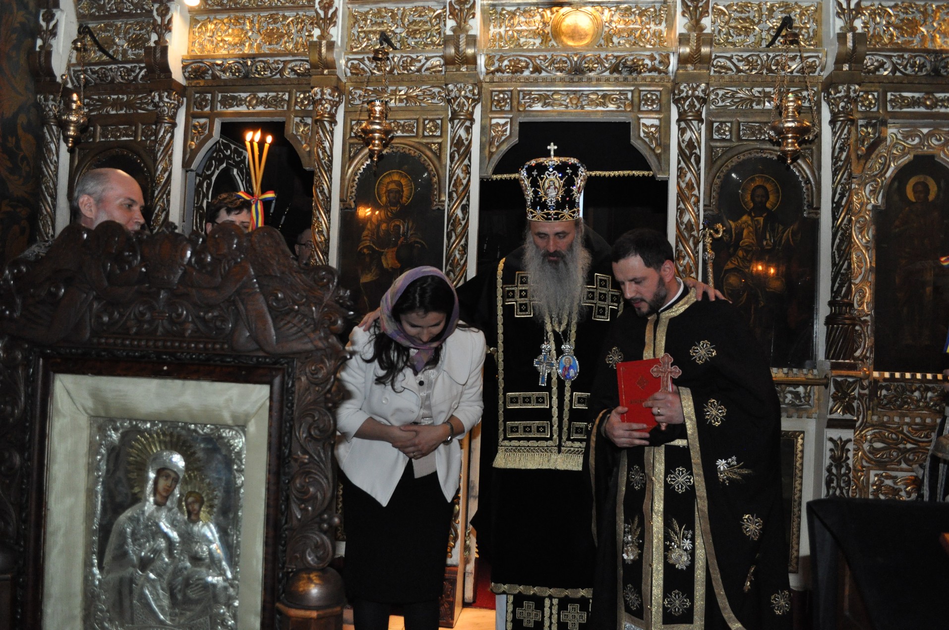 IPS Mitropolit Teofan: „Cea mai mare veste bună este că Dumnezeu a coborât pe pământ“