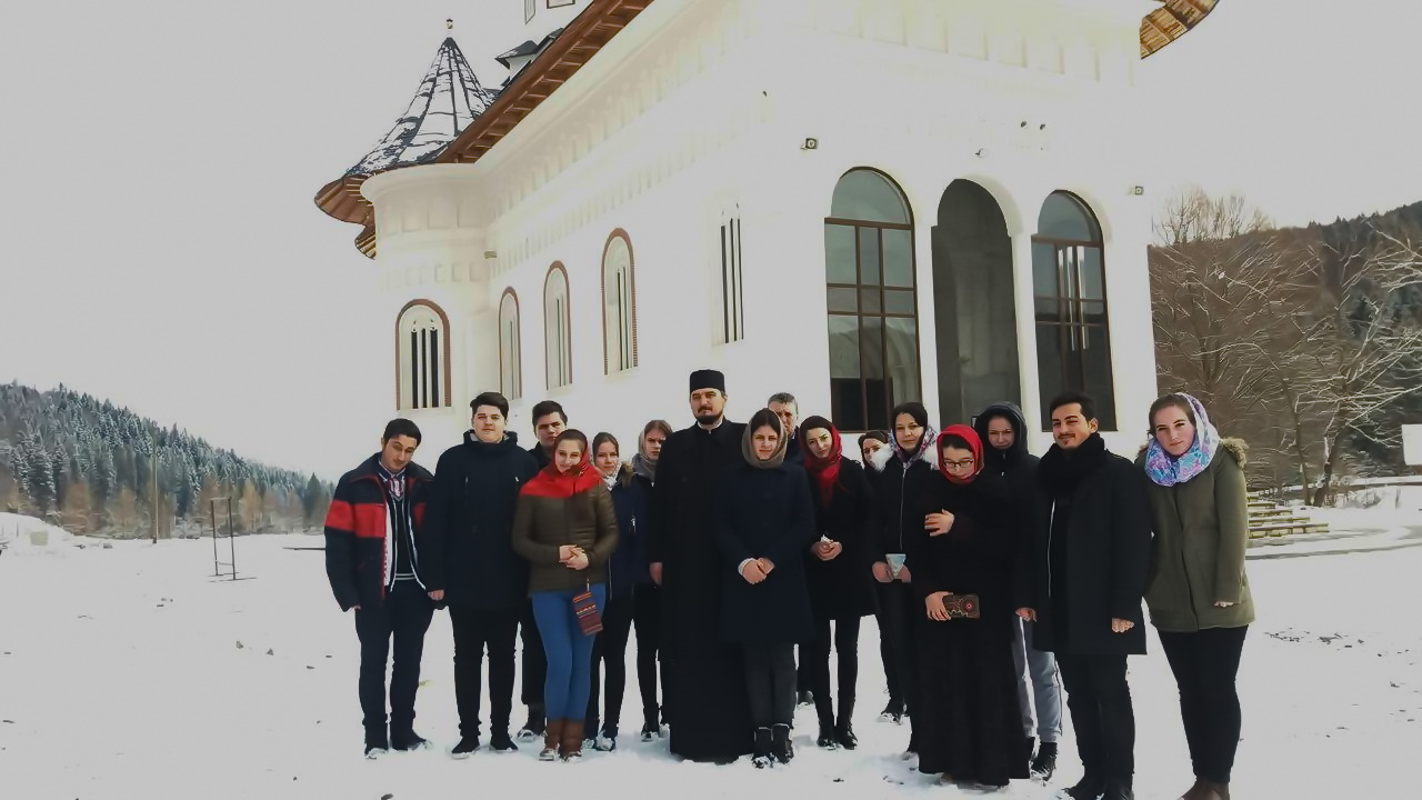 Elevii seminarişti dorohoieni, în pelerinaj la Mănăstirea Putna