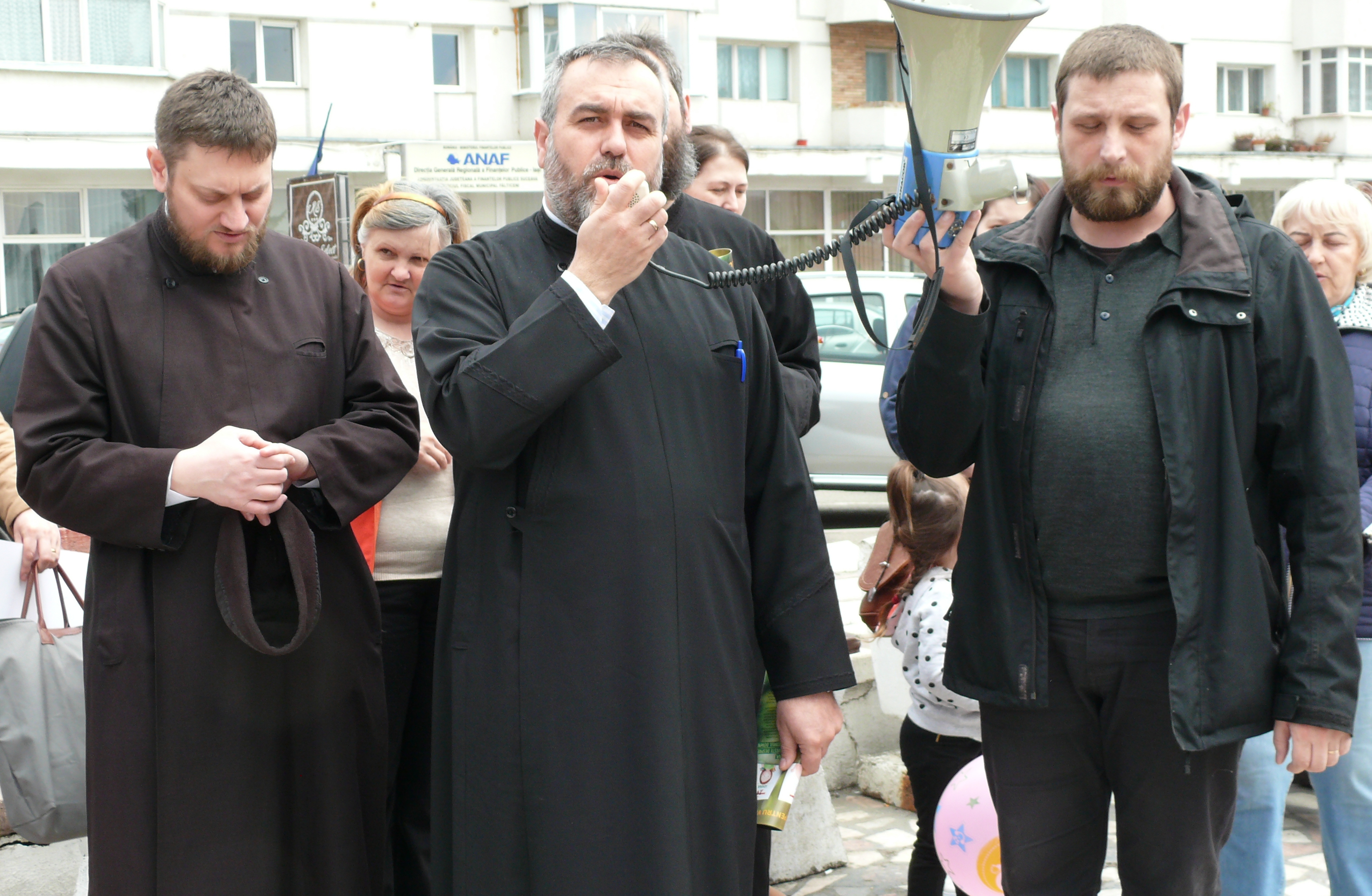 „Cu noi este Dumnezeu“, intonat la marşul desfăşurat la Suceava