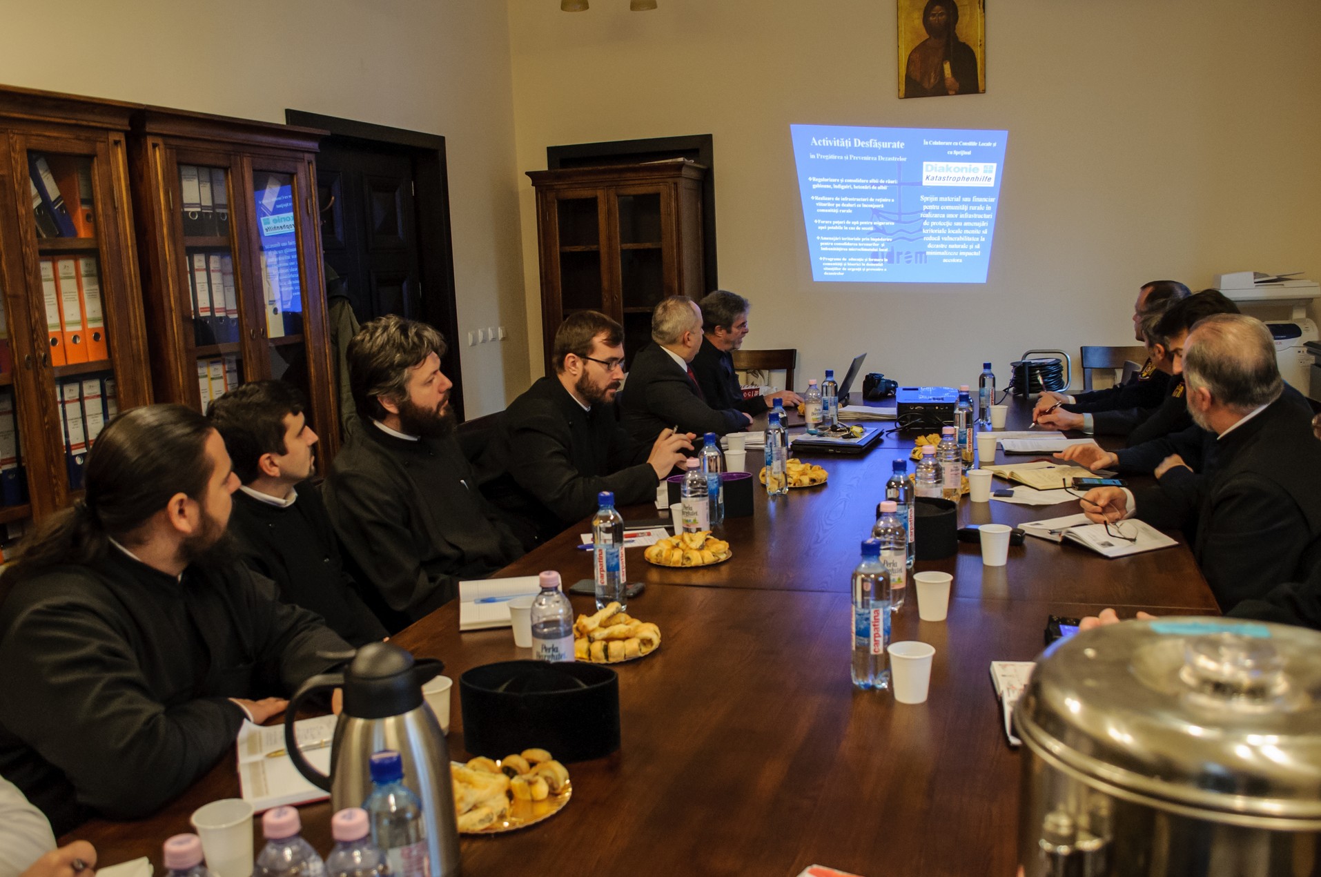 Şedinţe de lucru cu părinţii protopopi din Arhiepiscopia Iaşilor pe tema situaţiilor de urgenţă