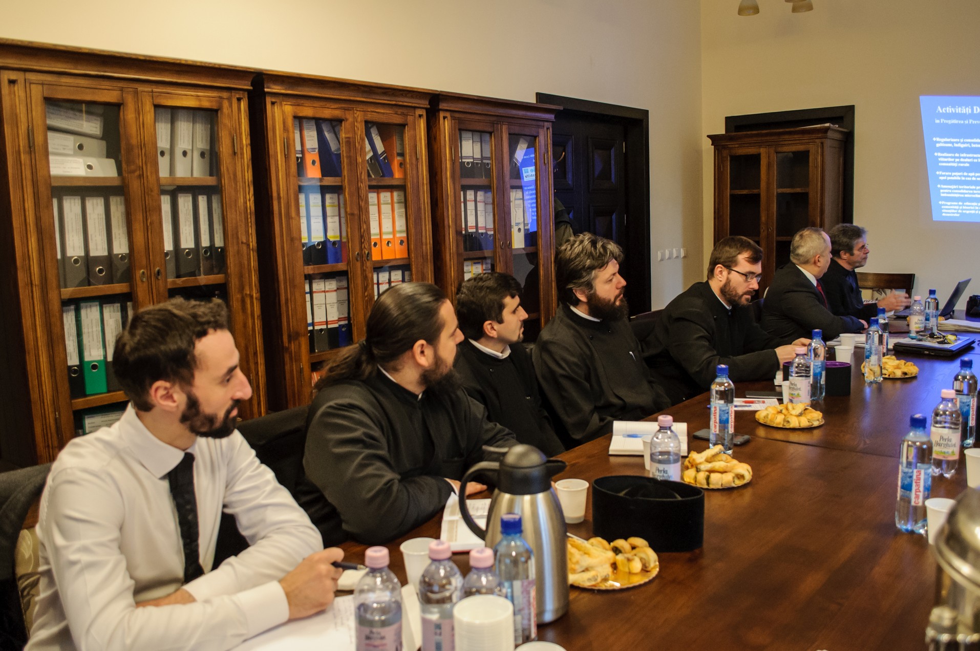 Şedinţe de lucru cu părinţii protopopi din Arhiepiscopia Iaşilor pe tema situaţiilor de urgenţă