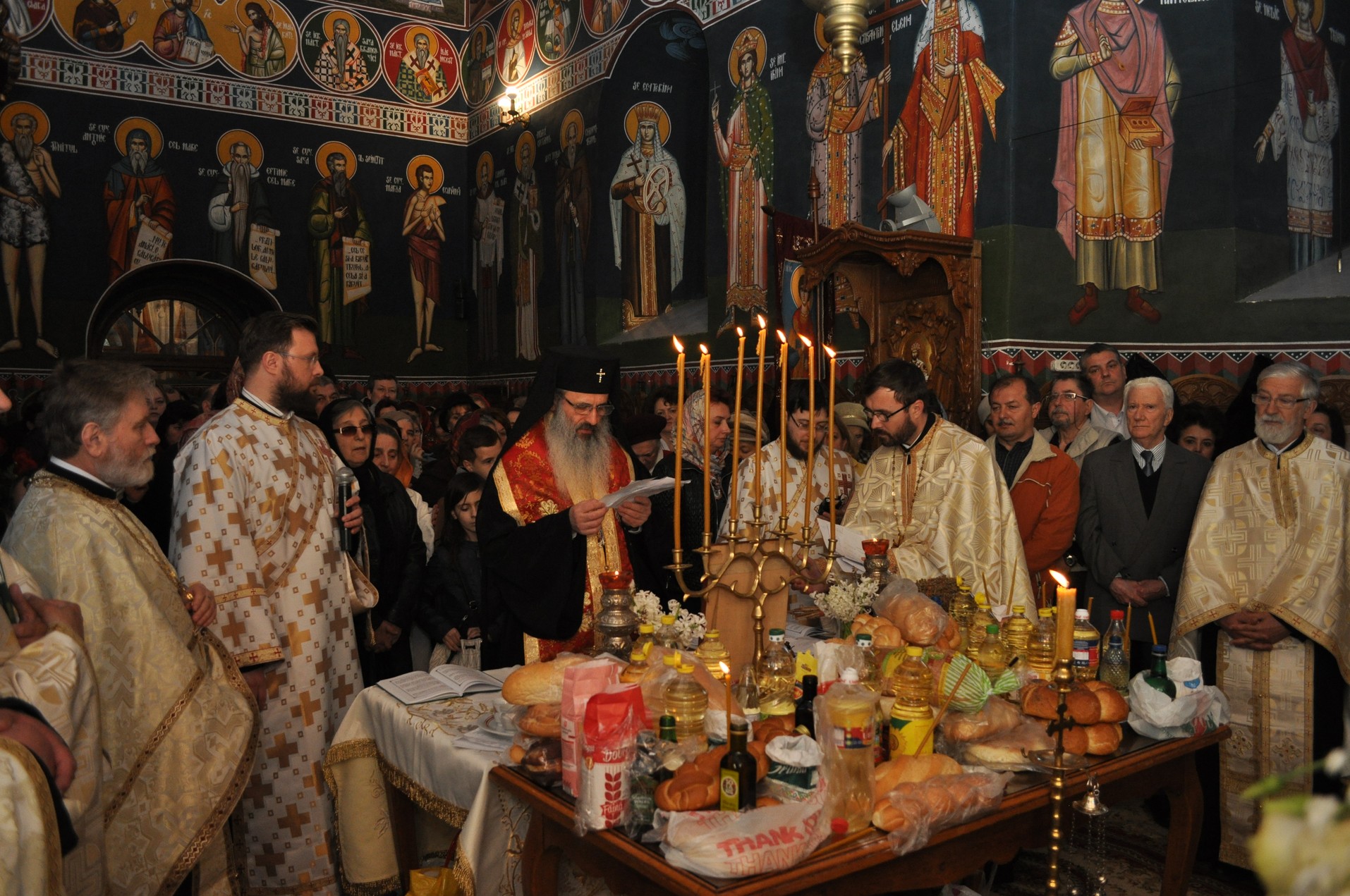 Taina Sfântului Maslu, oficiată de IPS Părinte Mitropolit Teofan la Spitalul Clinic de Psihiatrie Socola