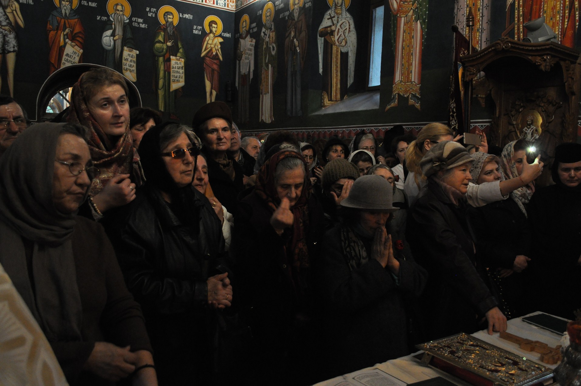 Taina Sfântului Maslu, oficiată de IPS Părinte Mitropolit Teofan la Spitalul Clinic de Psihiatrie Socola