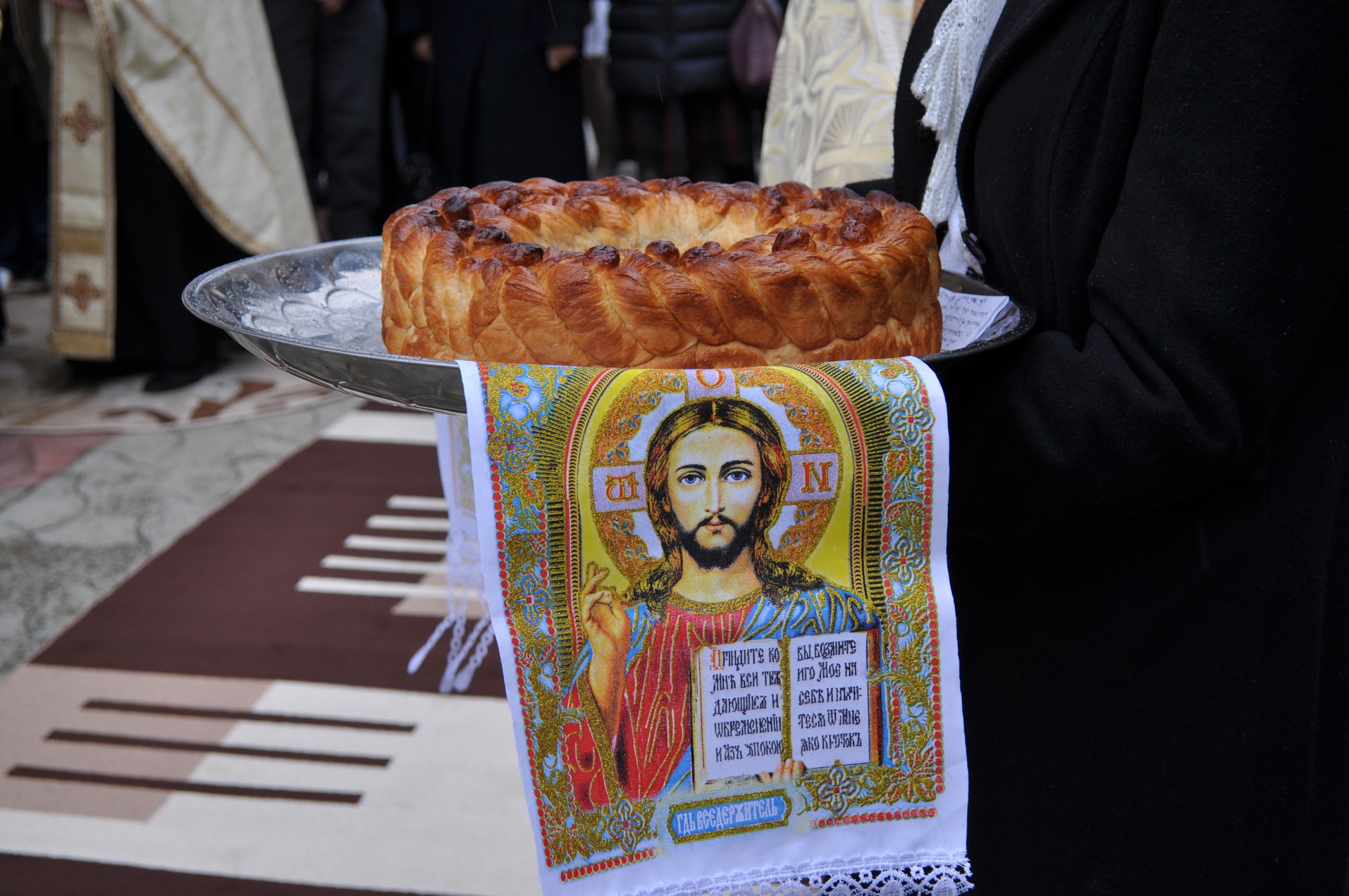 Taina Sfântului Maslu, oficiată de IPS Părinte Mitropolit Teofan la Spitalul Clinic de Psihiatrie Socola