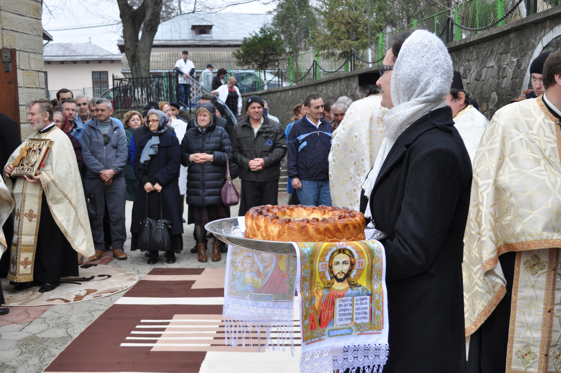 Taina Sfântului Maslu, oficiată de IPS Părinte Mitropolit Teofan la Spitalul Clinic de Psihiatrie Socola