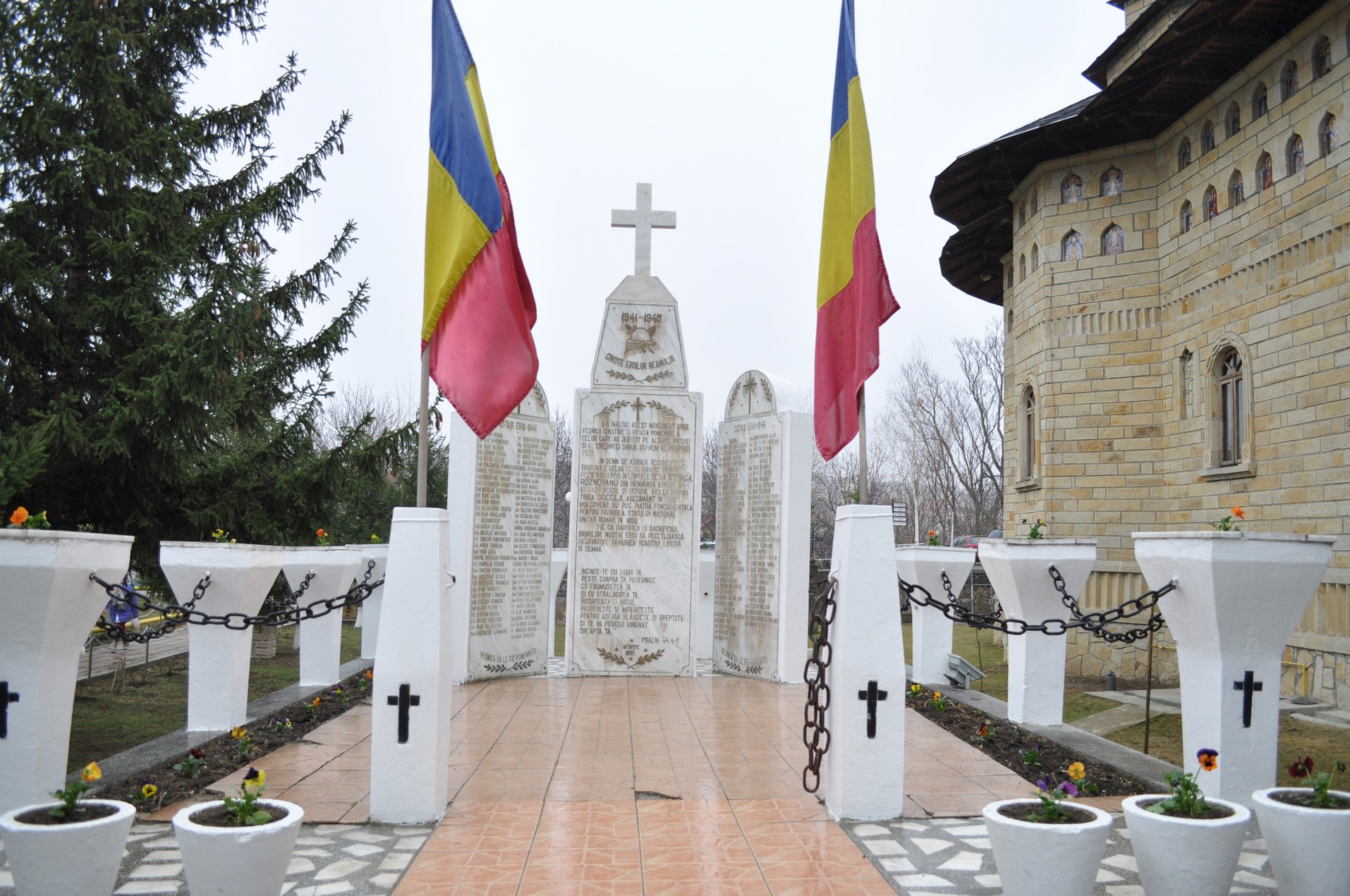 Taina Sfântului Maslu, oficiată de IPS Părinte Mitropolit Teofan la Spitalul Clinic de Psihiatrie Socola