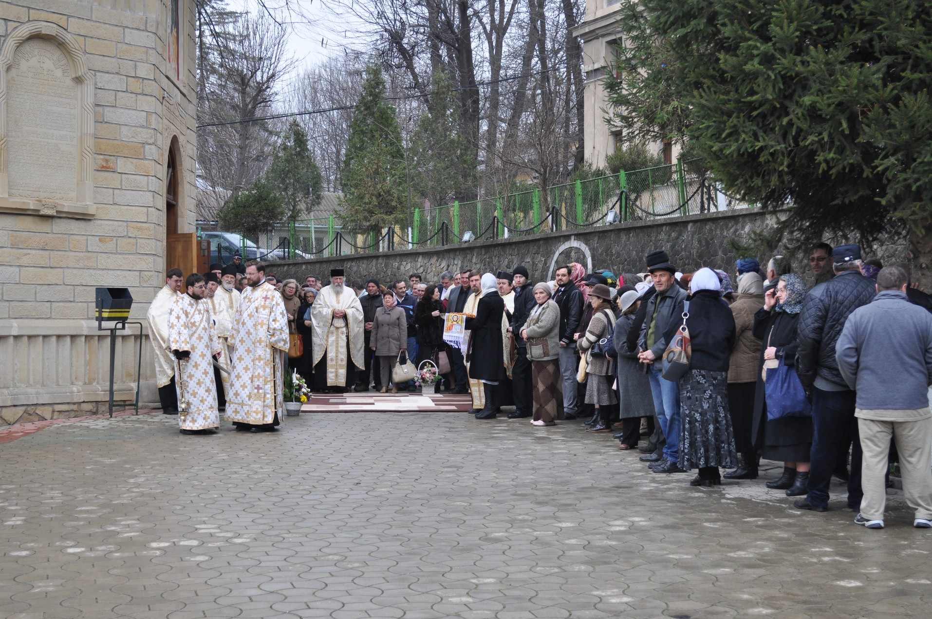 Taina Sfântului Maslu, oficiată de IPS Părinte Mitropolit Teofan la Spitalul Clinic de Psihiatrie Socola