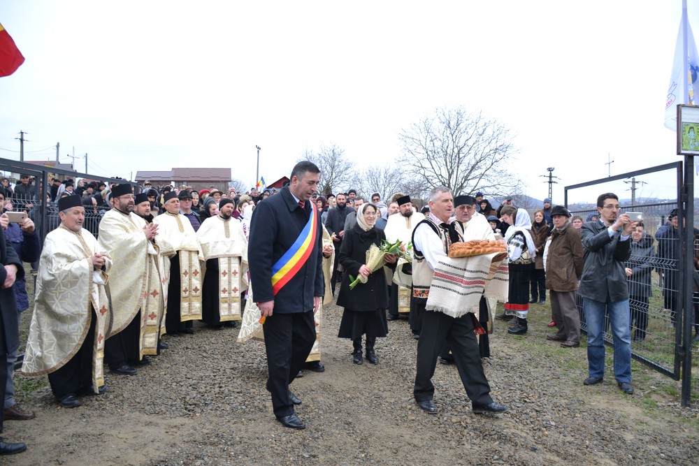 Vizită arhierească în Protopopiatul Hârlău: „Suntem chemați să înțelegem taina Bisericii din care facem parte”