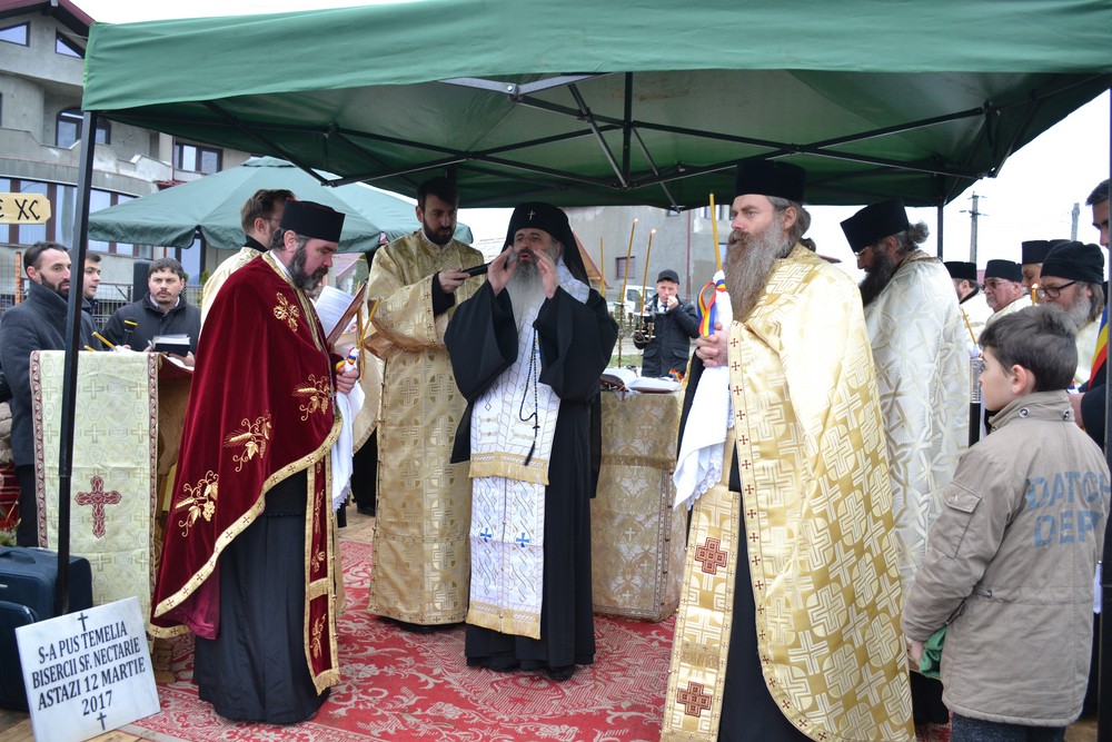 Vizită arhierească în Protopopiatul Hârlău: „Suntem chemați să înțelegem taina Bisericii din care facem parte”