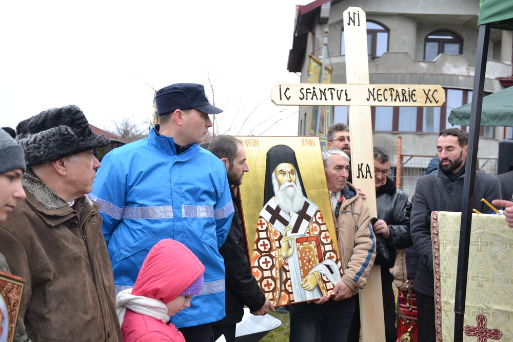 Vizită arhierească în Protopopiatul Hârlău: „Suntem chemați să înțelegem taina Bisericii din care facem parte”