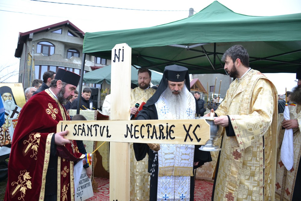 Vizită arhierească în Protopopiatul Hârlău: „Suntem chemați să înțelegem taina Bisericii din care facem parte”