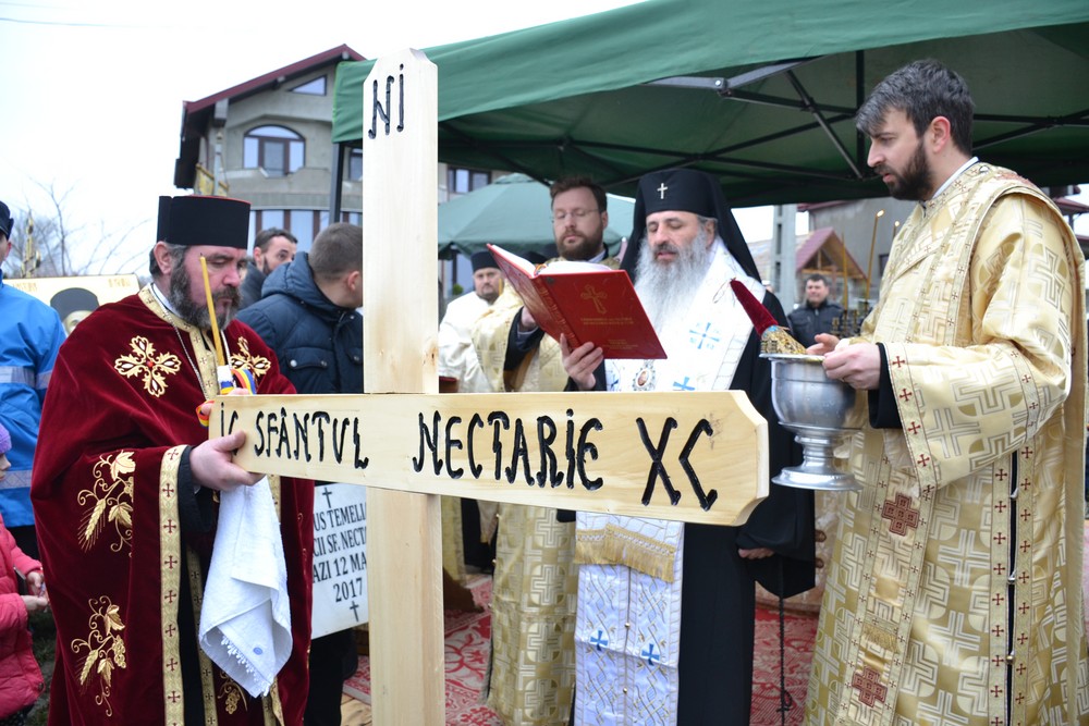 Vizită arhierească în Protopopiatul Hârlău: „Suntem chemați să înțelegem taina Bisericii din care facem parte”