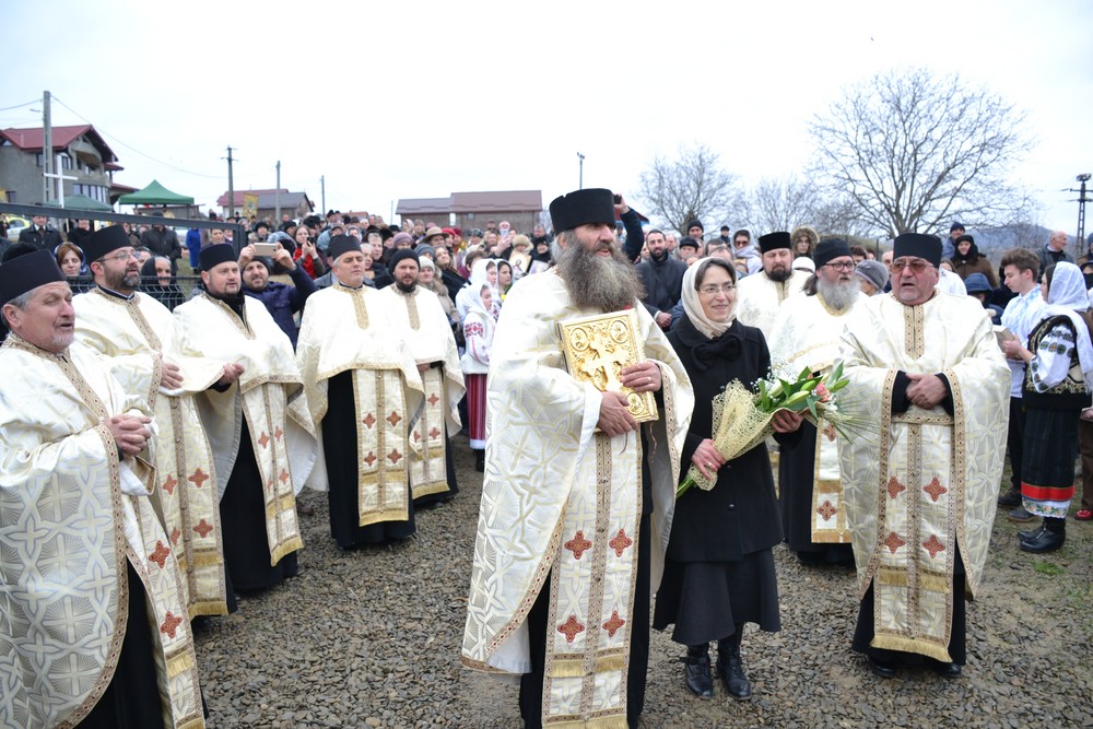 Vizită arhierească în Protopopiatul Hârlău: „Suntem chemați să înțelegem taina Bisericii din care facem parte”