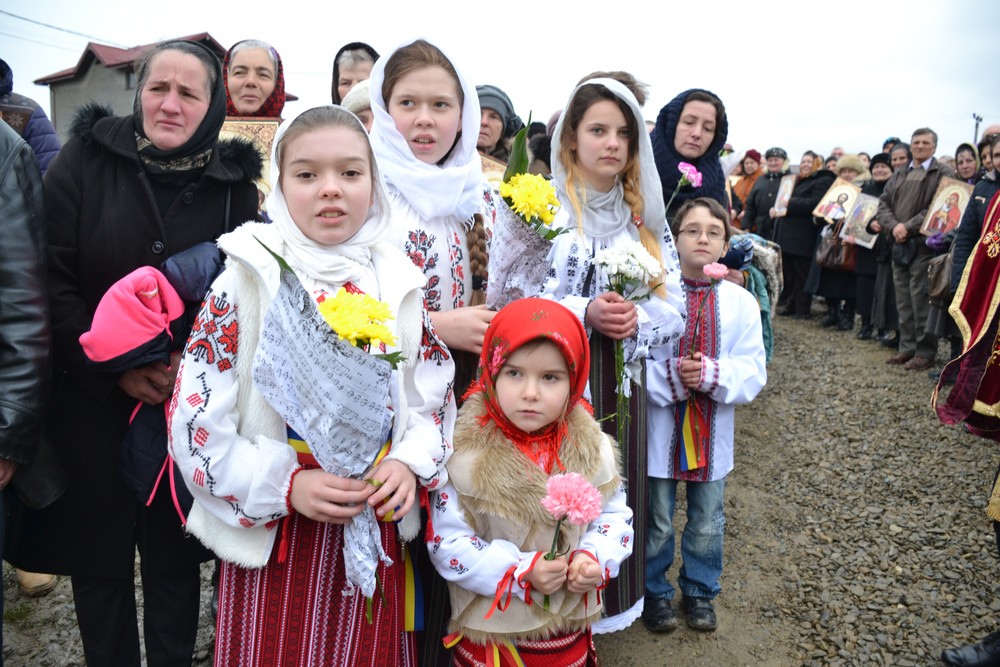 Vizită arhierească în Protopopiatul Hârlău: „Suntem chemați să înțelegem taina Bisericii din care facem parte”