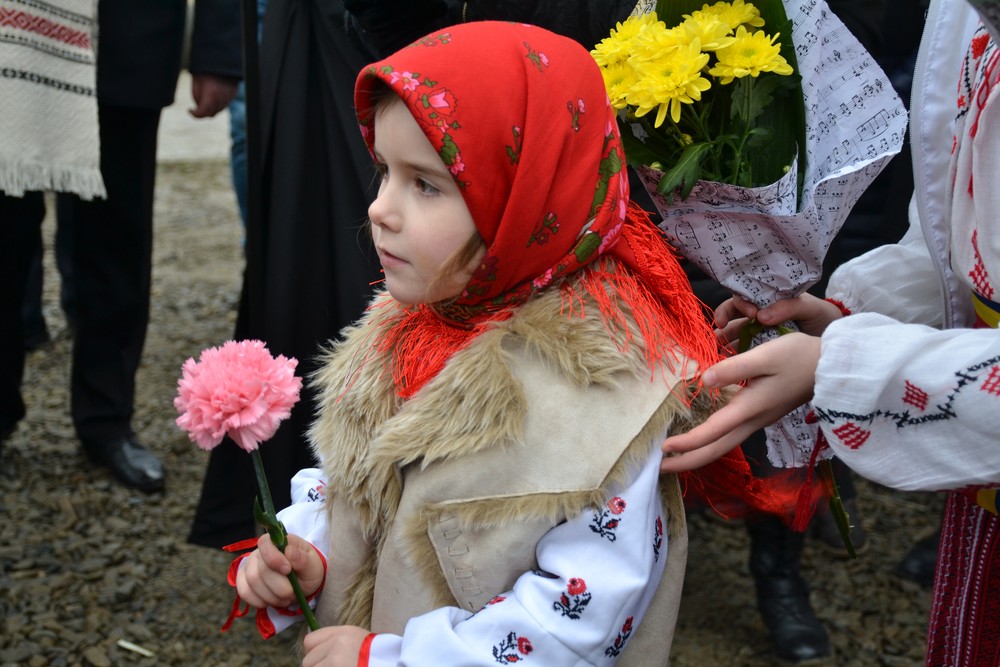 Vizită arhierească în Protopopiatul Hârlău: „Suntem chemați să înțelegem taina Bisericii din care facem parte”