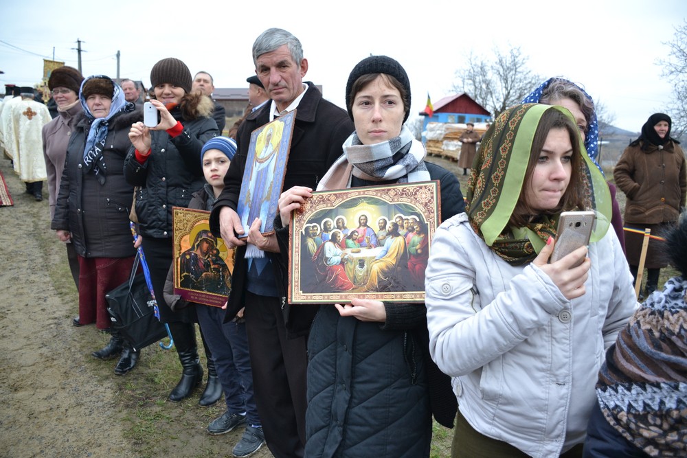 Vizită arhierească în Protopopiatul Hârlău: „Suntem chemați să înțelegem taina Bisericii din care facem parte”