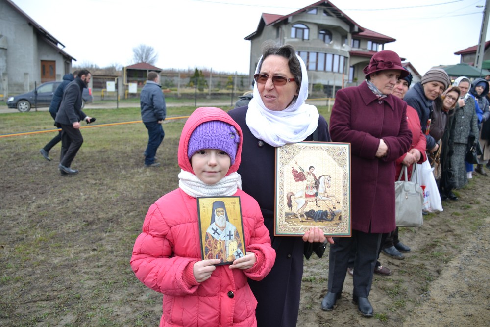 Vizită arhierească în Protopopiatul Hârlău: „Suntem chemați să înțelegem taina Bisericii din care facem parte”