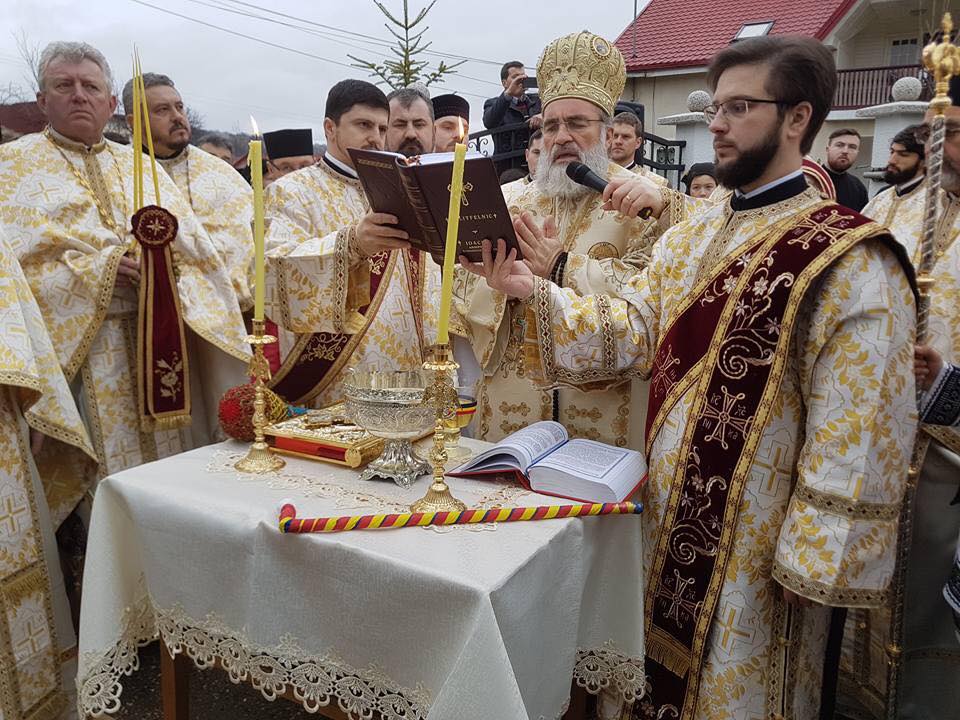 Hramul Parohiei Mănăstirea Caşin II, serbat prin Liturghie arhierească Hramul Parohiei Mănăstirea Caşin II, serbat prin Liturghie arhierească
