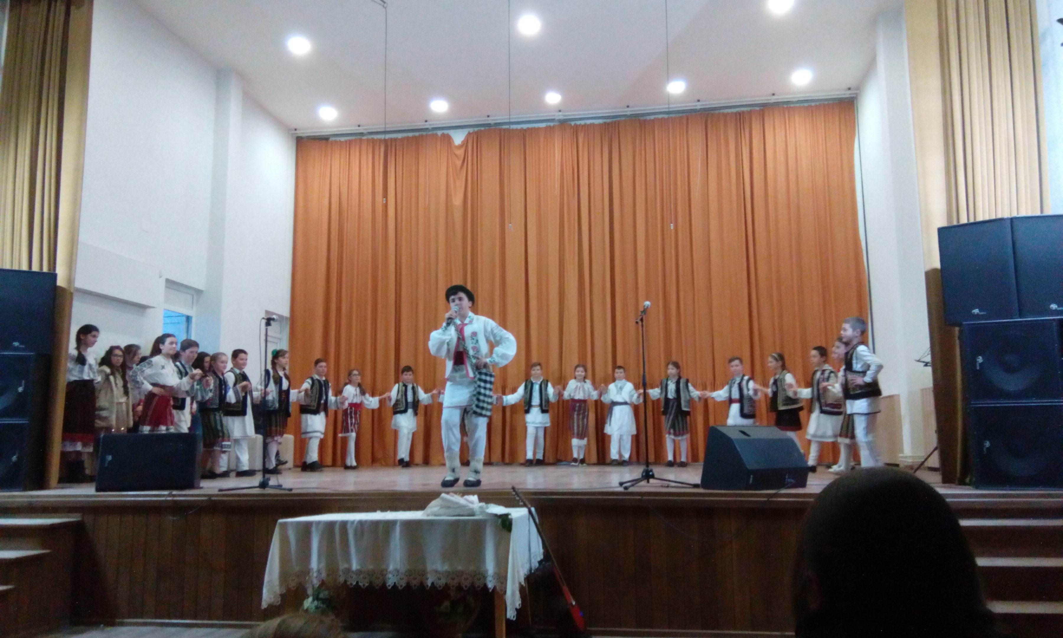 „Flori pentru mama“, la Vânători-Neamţ