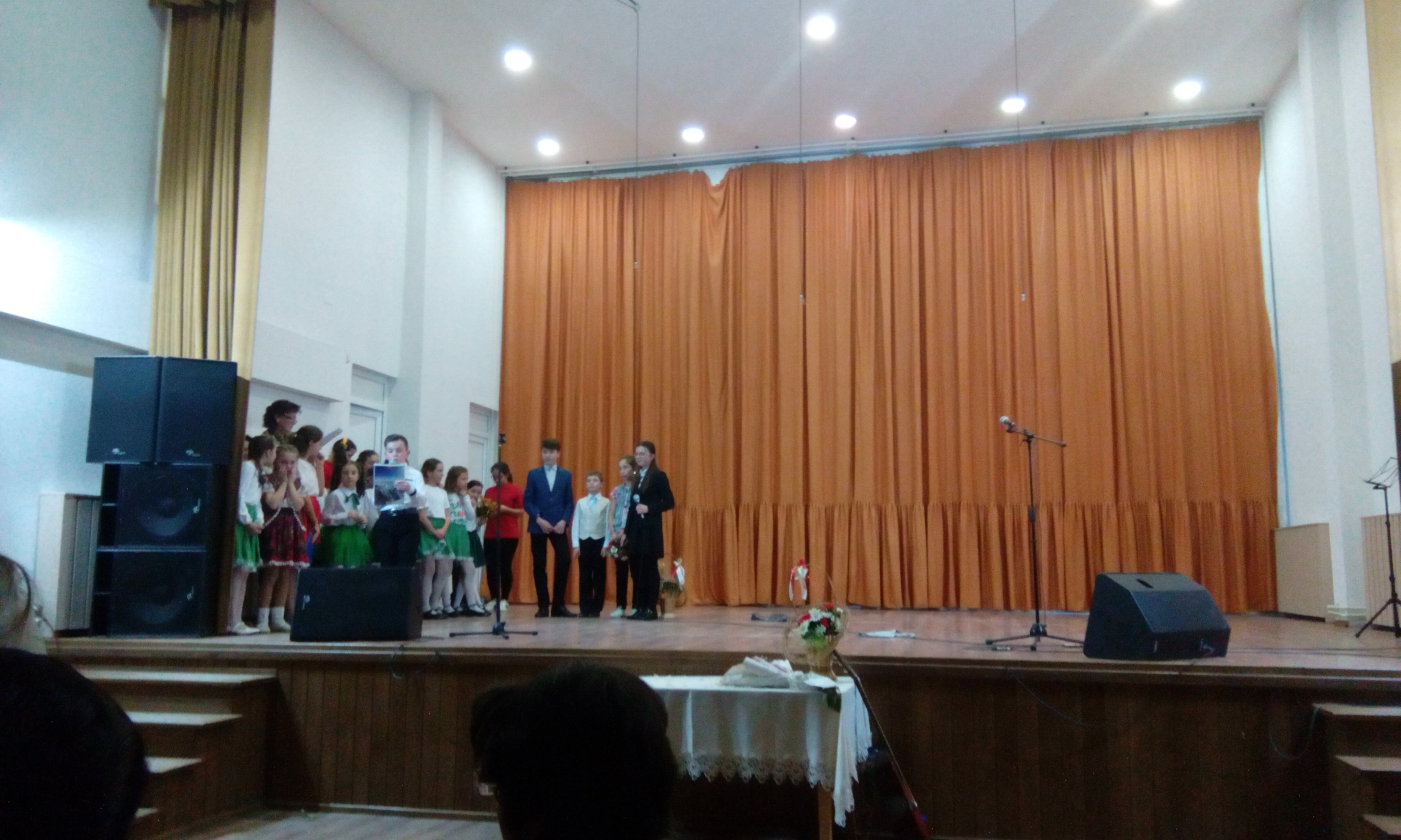 „Flori pentru mama“, la Vânători-Neamţ „Flori pentru mama“, la Vânători-Neamţ
