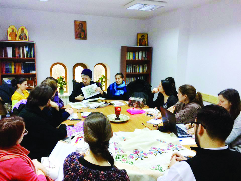 Tradiţii româneşti, predate tinerilor de la ASCOR şi ATOR Iaşi