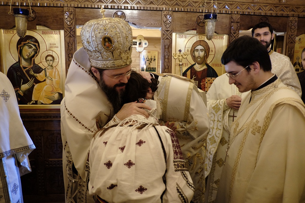 Preasfințitul Părinte Episcop Macarie Drăgoi: „Femeia nu a fost și nu va fi nicicând mai prejos decât bărbatul în ceea ce privește nevoința, înțelepciunea, mărturisirea şi jertfa!” Preasfințitul Părinte Episcop Macarie Drăgoi: „Femeia nu a fost și nu va fi nicicând mai prejos decât bărbatul în ceea ce privește nevoința, înțelepciunea, mărturisirea şi jertfa!”