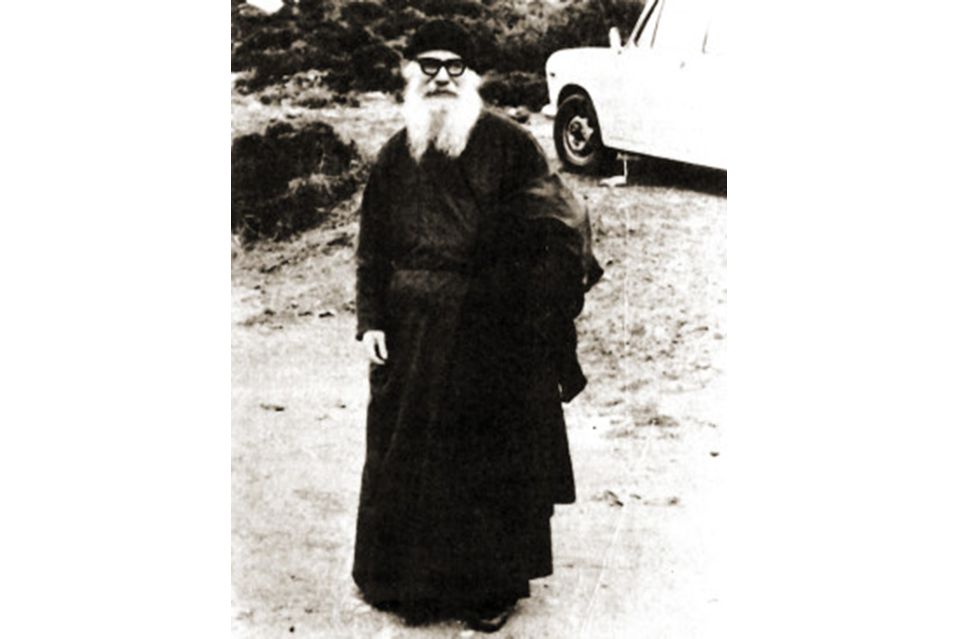 Viața și harismele Sfântului Porfirie Kavsokalivitul, relatate de Mitropolitul Hierotheos Vlachos – care l-a cunoscut și l-a iubit