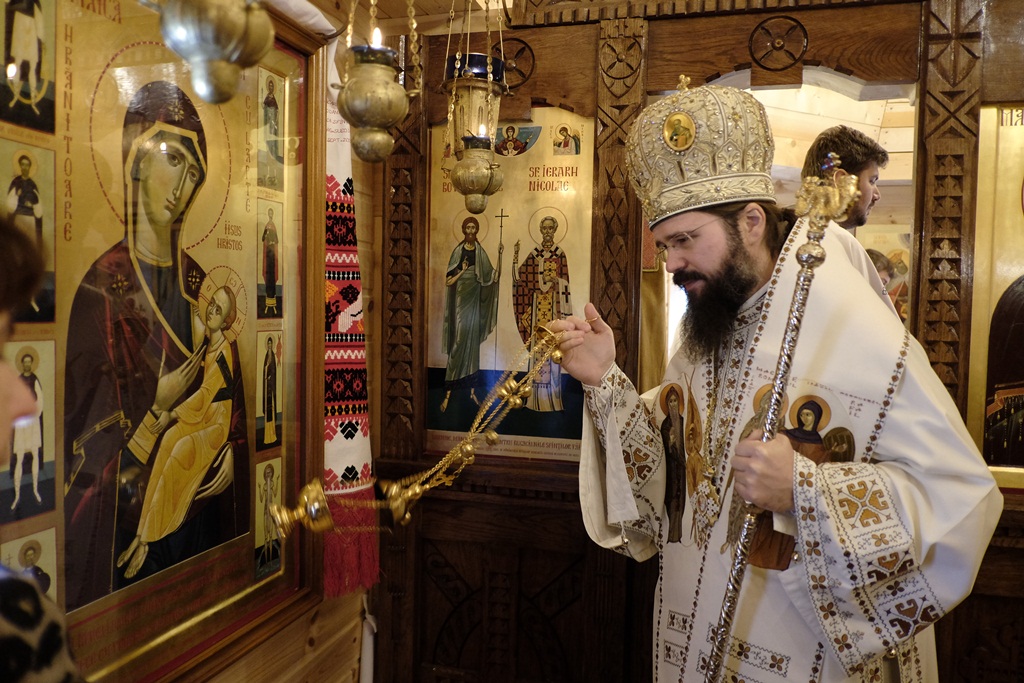 Preasfințitul Părinte Episcop Macarie Drăgoi: „Femeia nu a fost și nu va fi nicicând mai prejos decât bărbatul în ceea ce privește nevoința, înțelepciunea, mărturisirea şi jertfa!” Preasfințitul Părinte Episcop Macarie Drăgoi: „Femeia nu a fost și nu va fi nicicând mai prejos decât bărbatul în ceea ce privește nevoința, înțelepciunea, mărturisirea şi jertfa!”