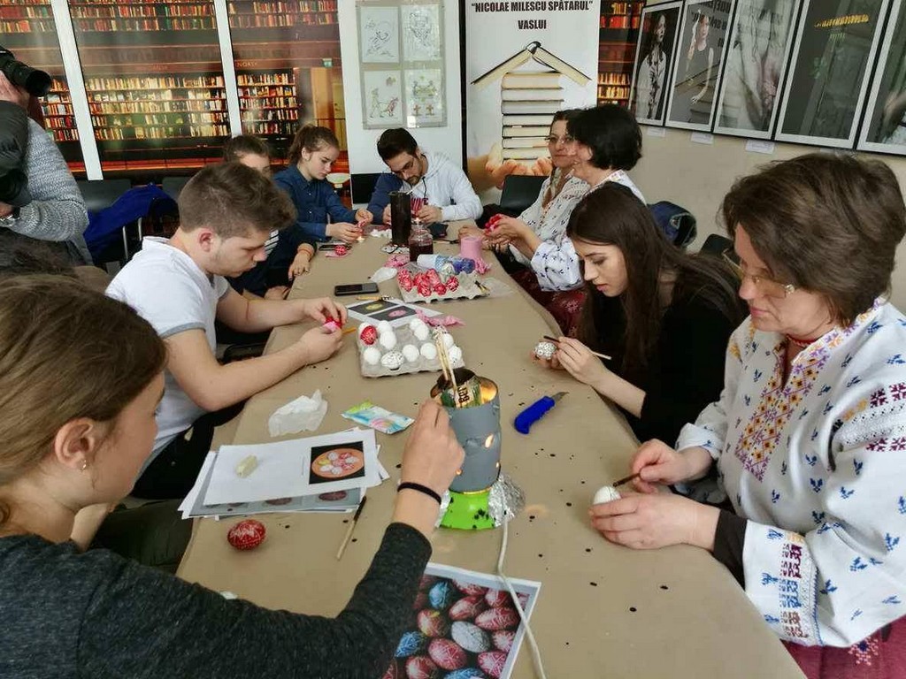 Activităţi ale tinerilor vasluieni dedicate Sfintelor Paşti