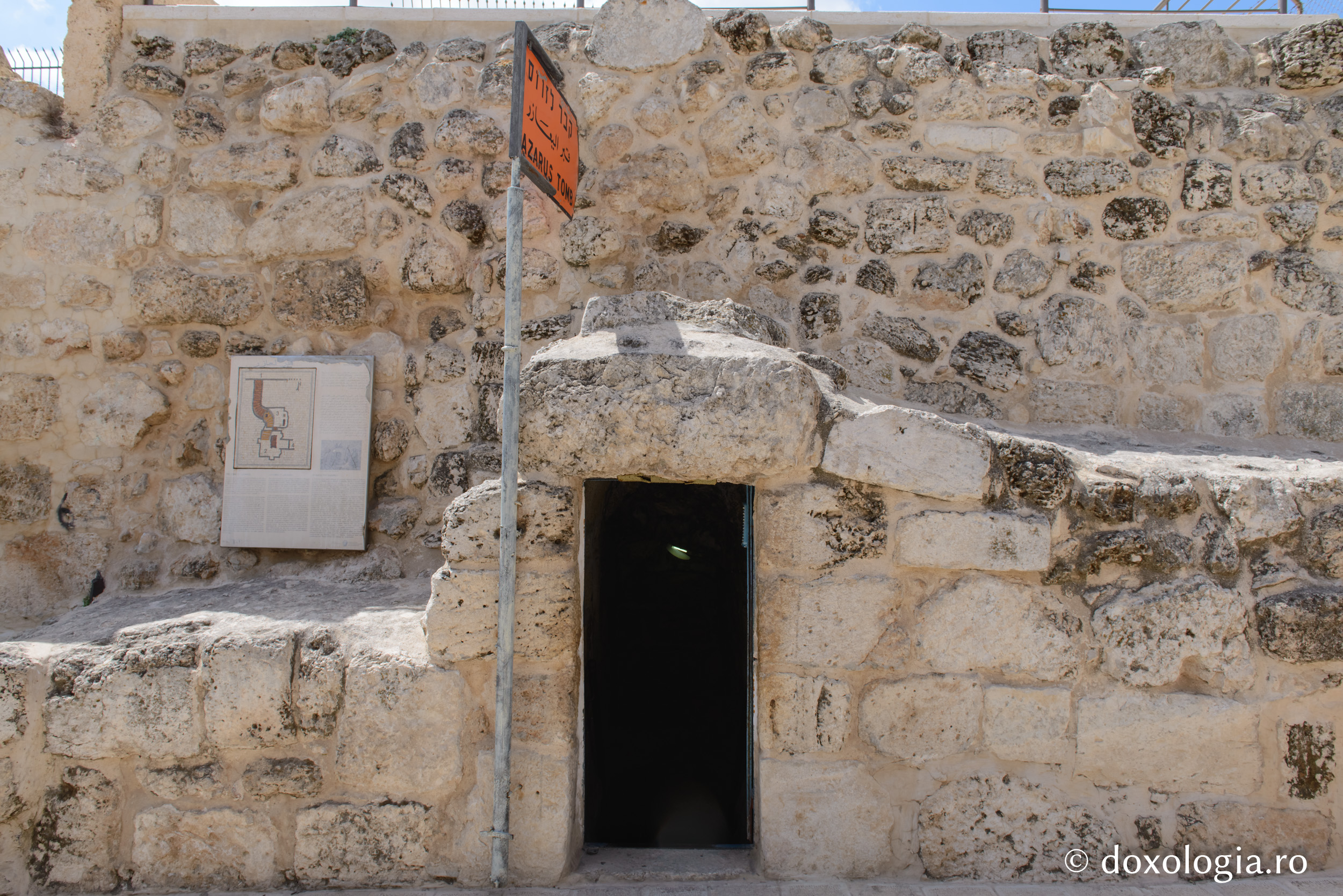 (Foto) Paşi de pelerin la mormântul lui Lazăr din Betania