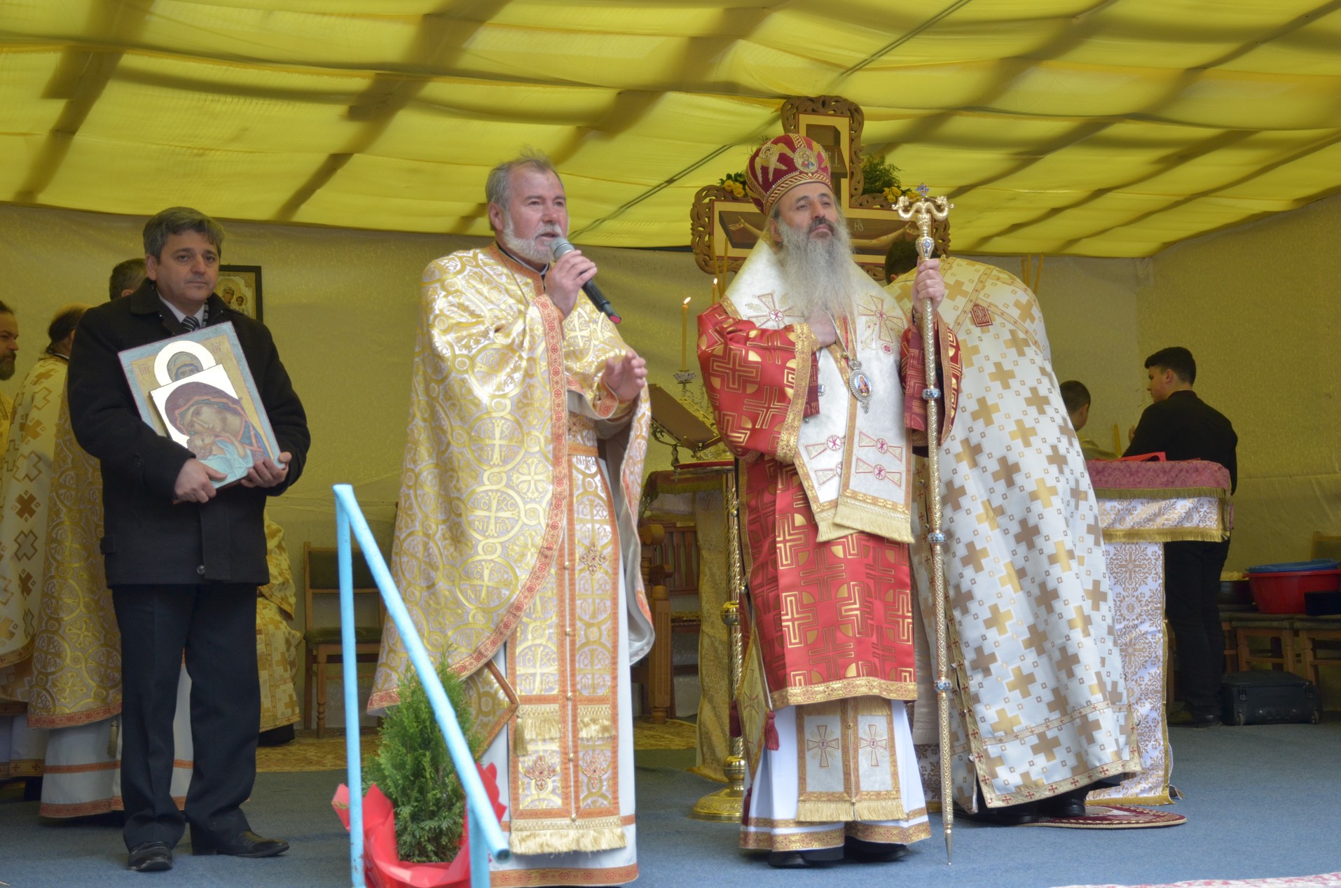 Mitropolitul Teofan, la Botoşani: „Om liber, adică biruitor, nu este decât cel care-l iubeşte pe celălalt“