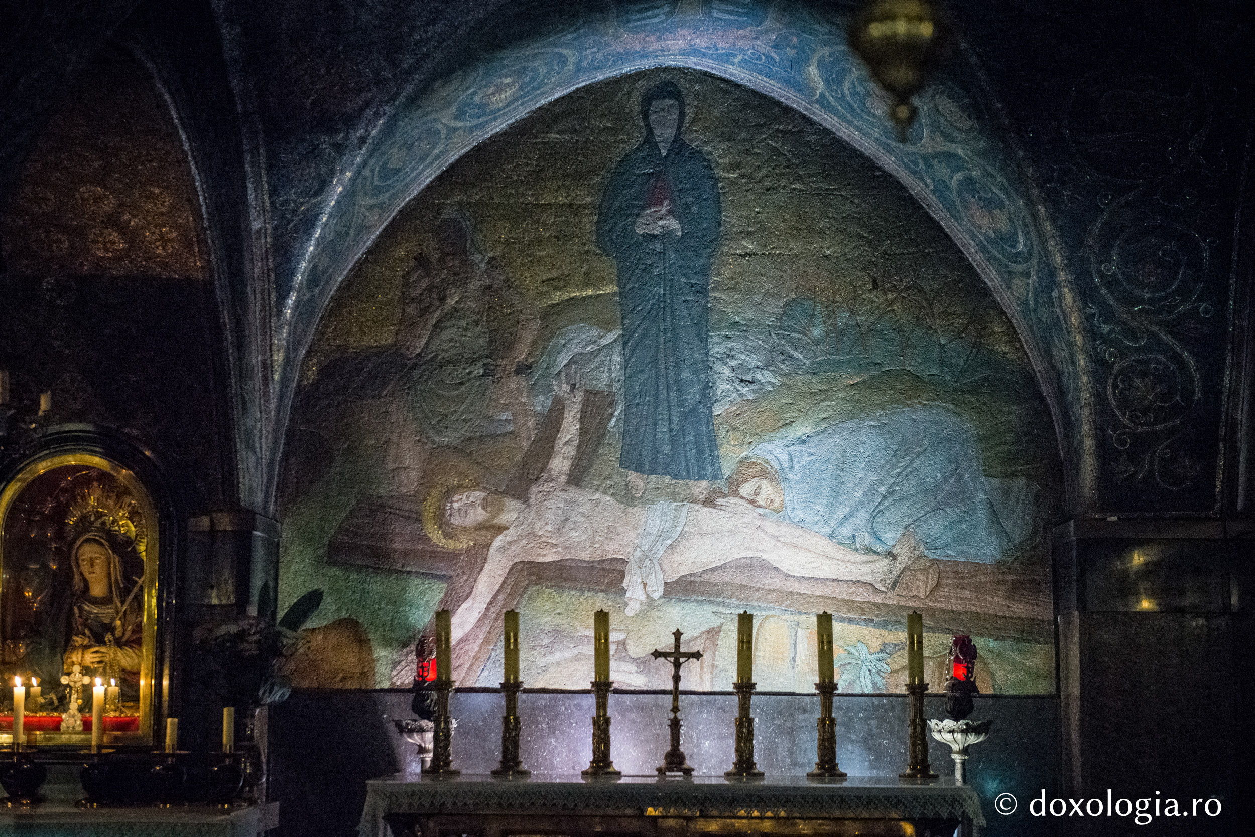 Altarul dezbrăcării Domnului de hainele Sale pe Golgota