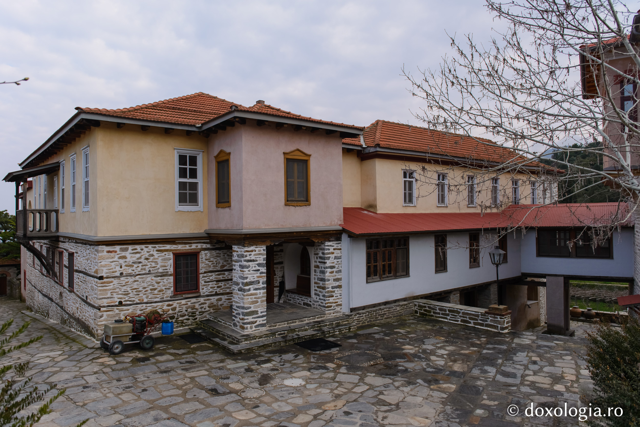 Chilia „Sfântul Ierarh Nicolae” Burazeri – Athos