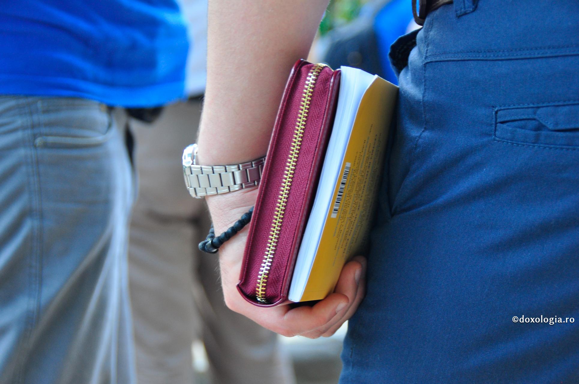 Să evităm cărțile care ne provoacă tulburare și război duhovnicesc