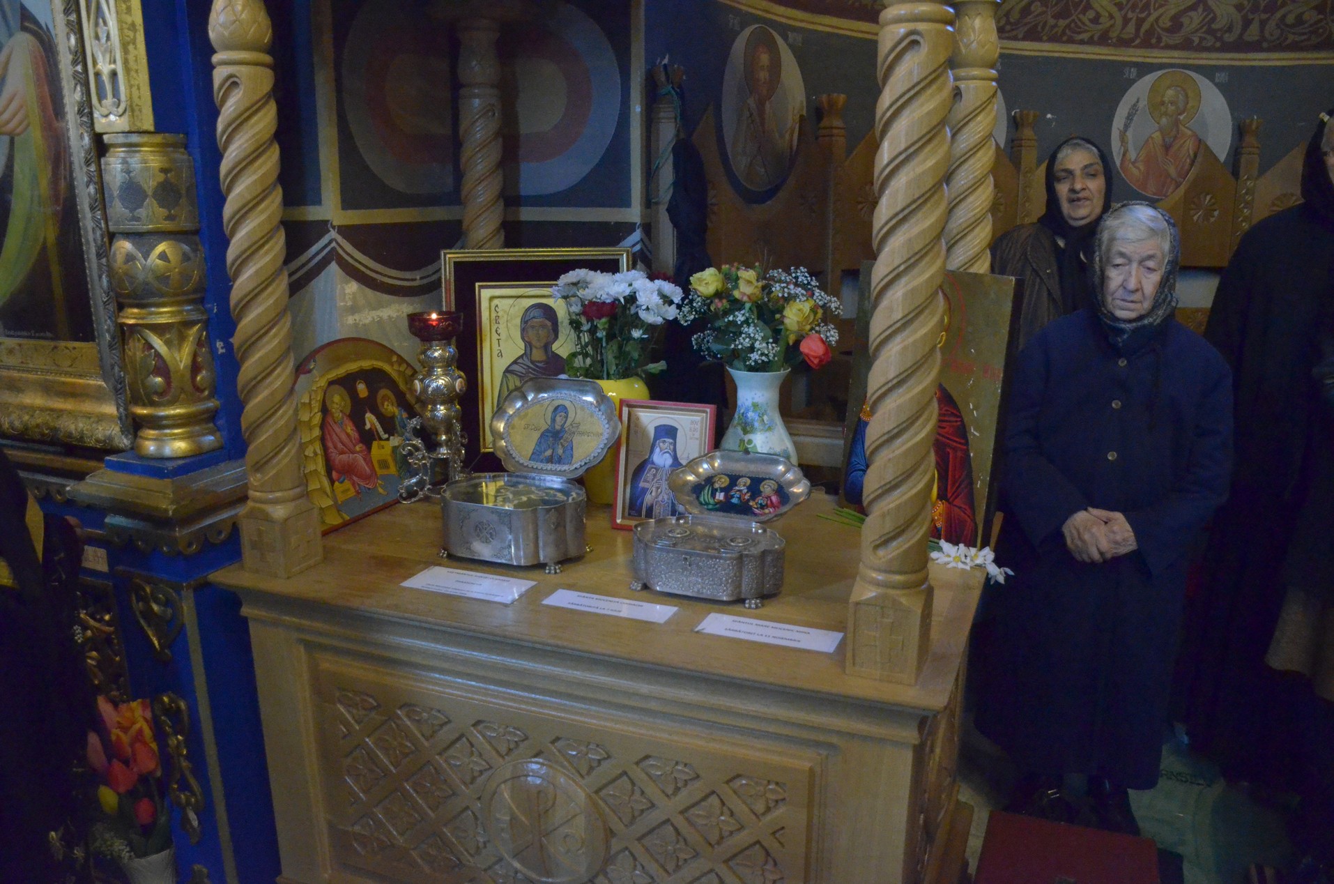 Denia celor 12 Evanghelii, oficiată de IPS Mitropolit Teofan la Mănăstirea Vlădiceni