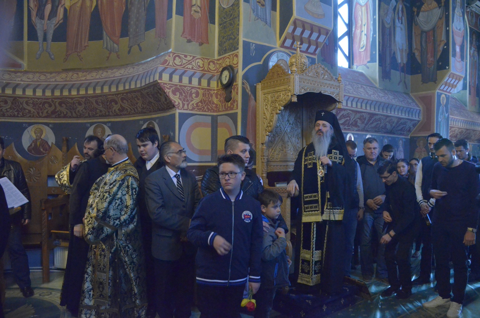 Denia celor 12 Evanghelii, oficiată de IPS Mitropolit Teofan la Mănăstirea Vlădiceni