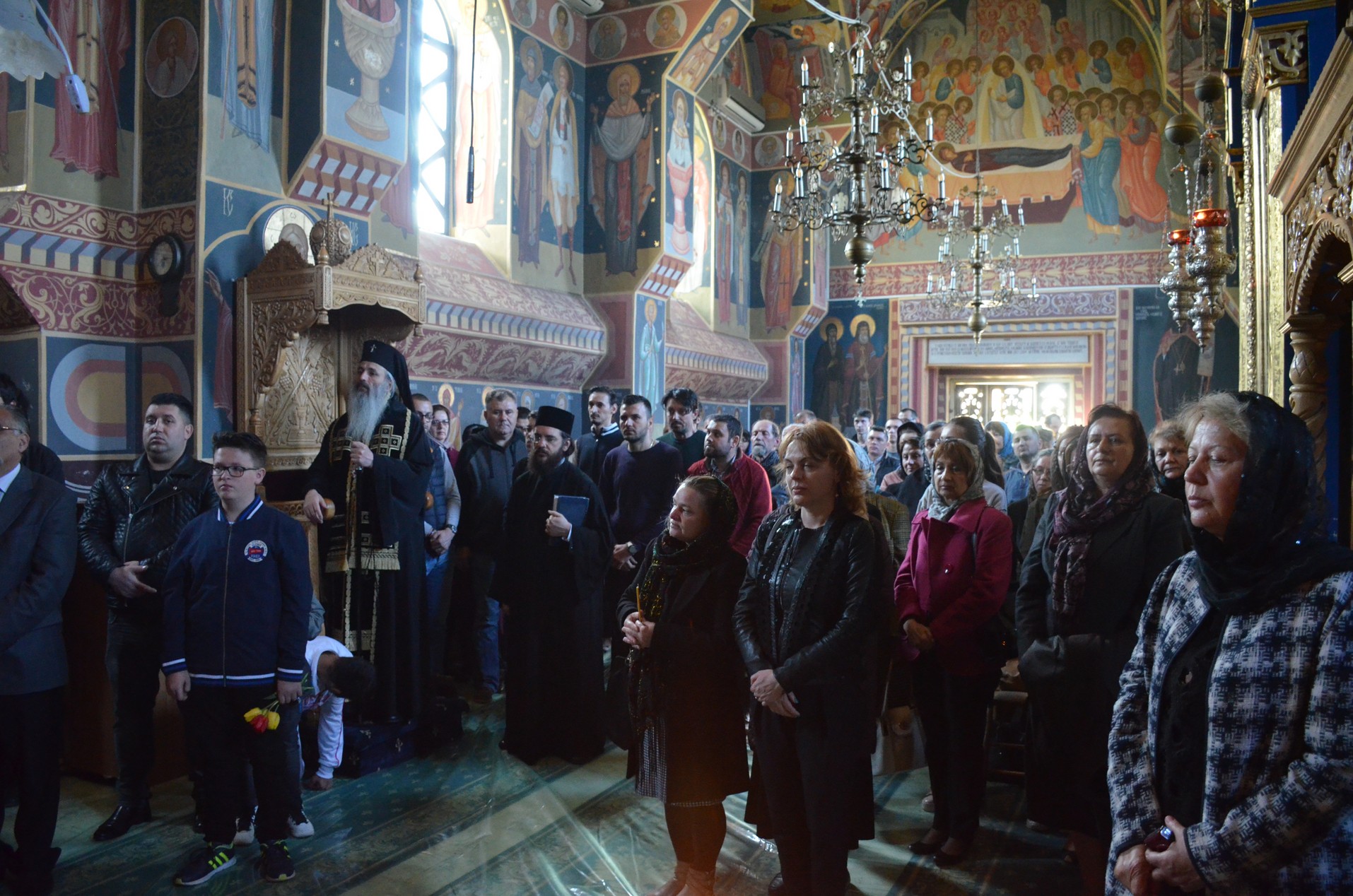 Denia celor 12 Evanghelii, oficiată de IPS Mitropolit Teofan la Mănăstirea Vlădiceni