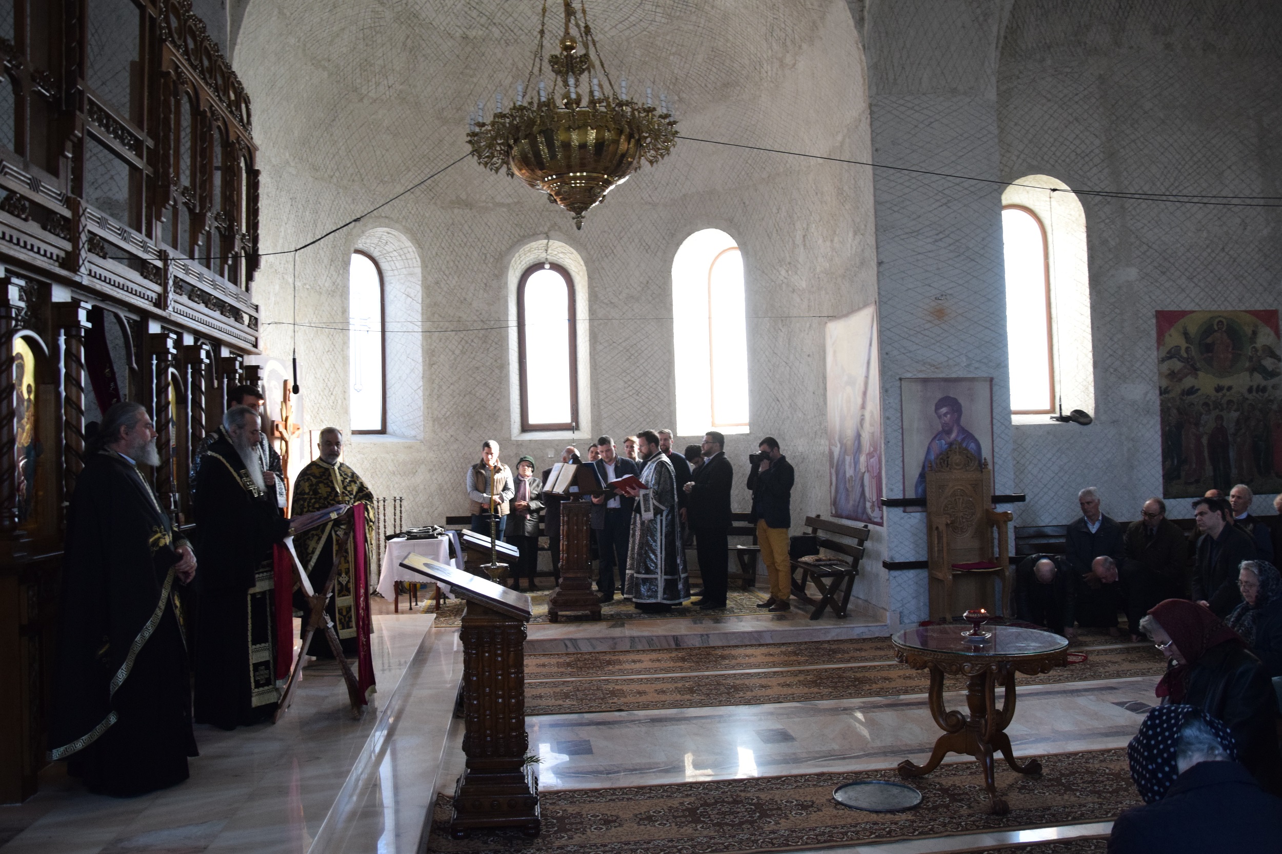 Denie arhierească la Iași: „Fără candela milosteniei aprinsă, un suflet nu poate fi fecioară”