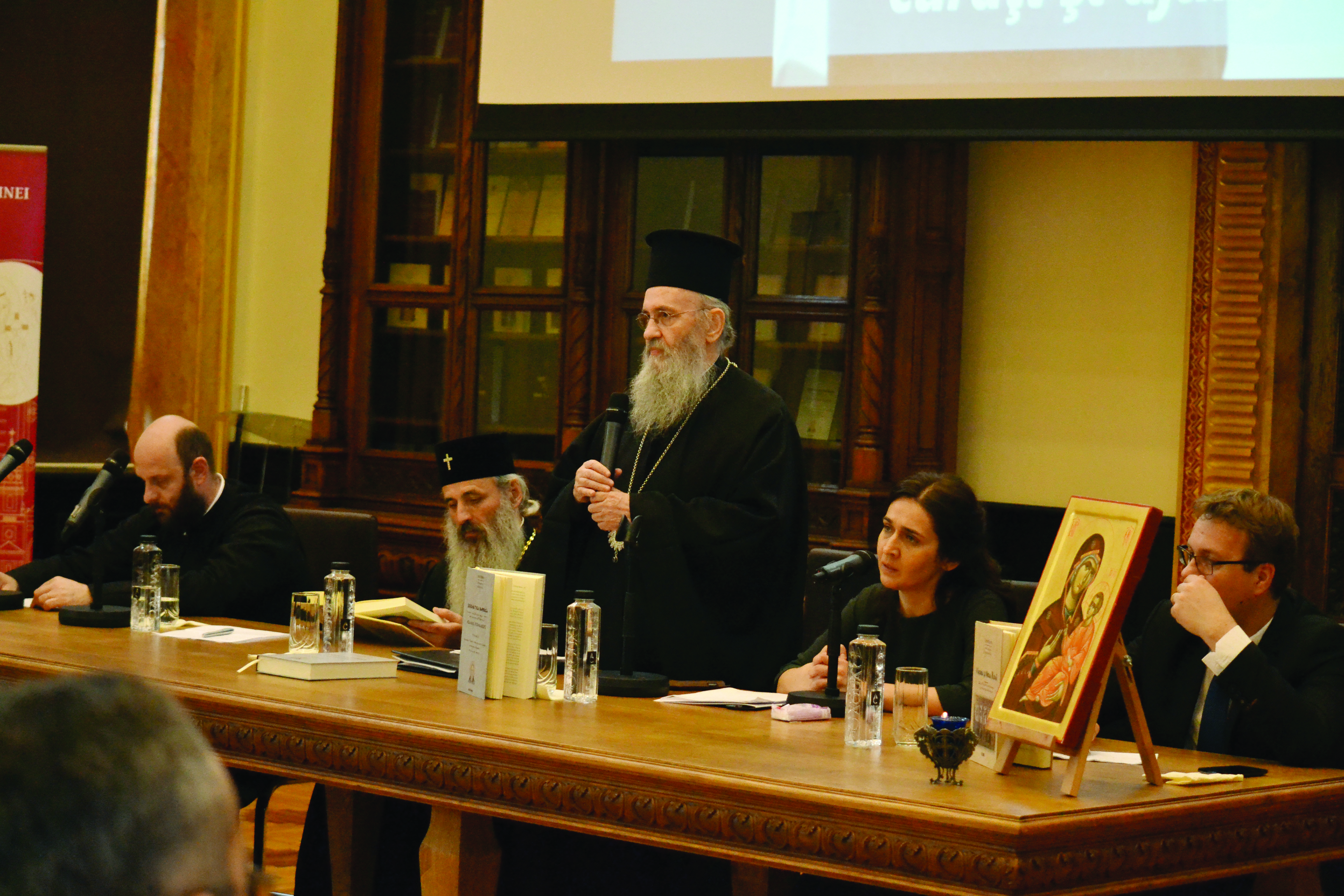 Lansare de carte în prezenţa autorului, Înaltpreasfinţitul Ierótheos Vlachos: „Două volume care dau mărturie despre experienţa vie a vieţii Bisericii“