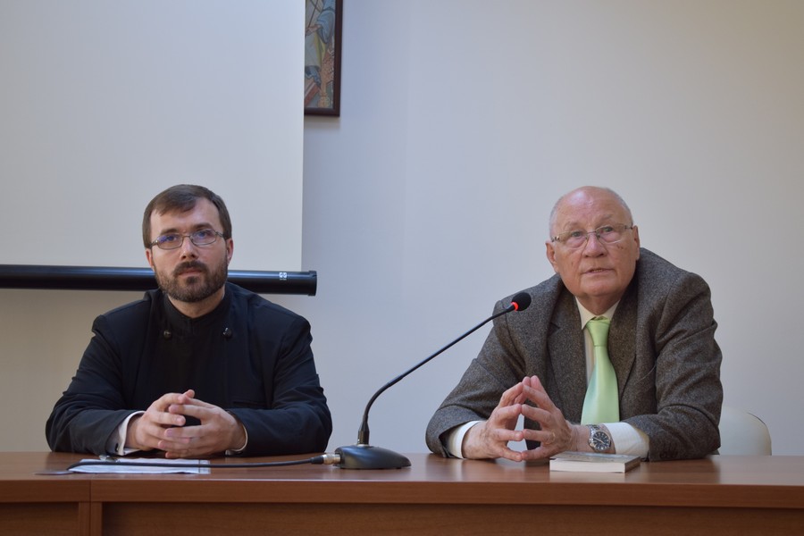 Părintele Viorel Sevastre şi-a încheiat activitatea de paroh