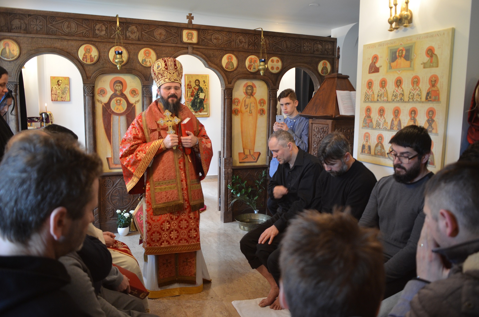 În Joia Mare la Stockholm, Preasfințitul Părinte Episcop Macarie a săvârșit Randuiala spălării picioarelor