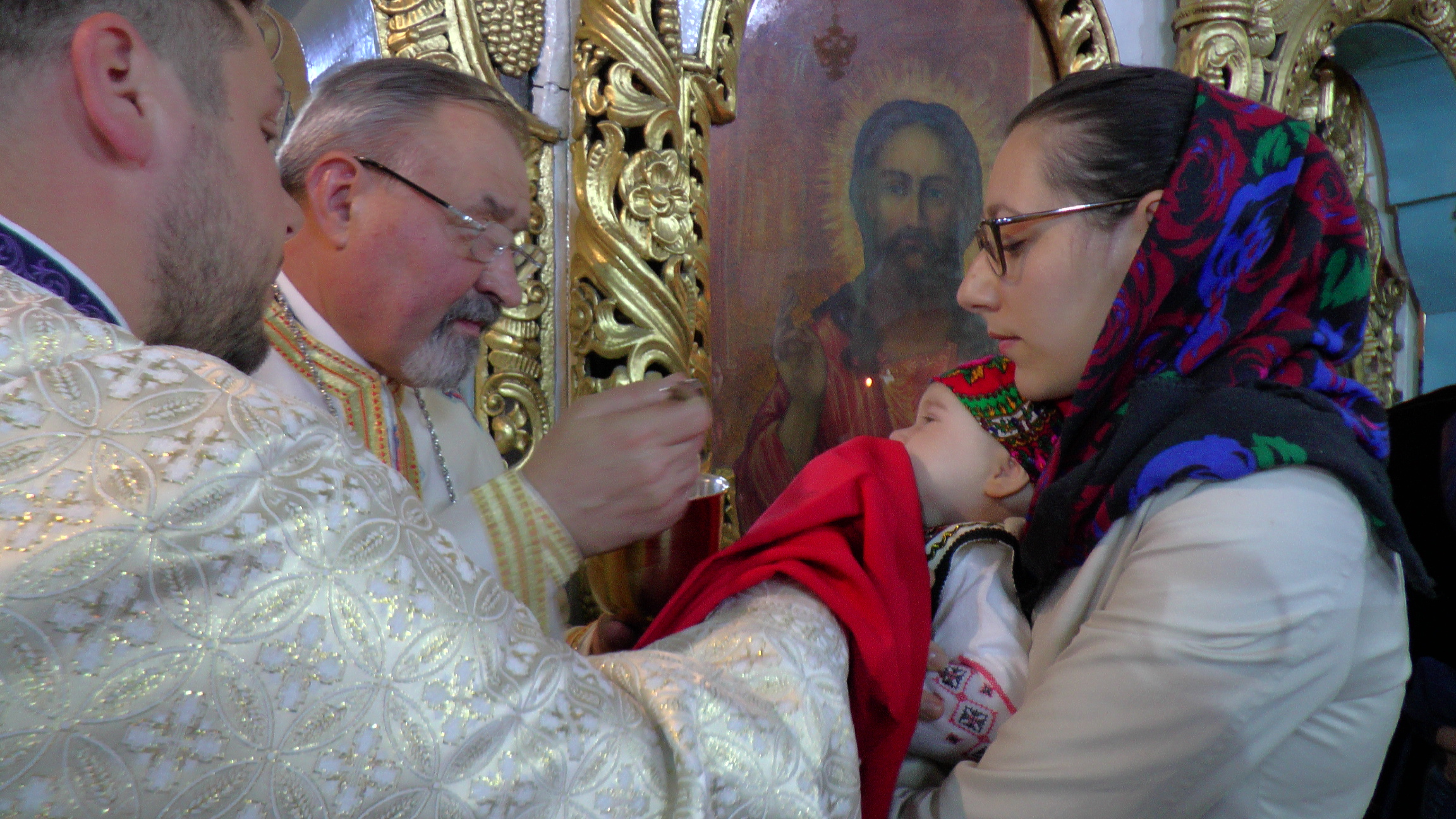 Hramul „Învierea Domnului“, serbat prin Liturghii arhiereşti