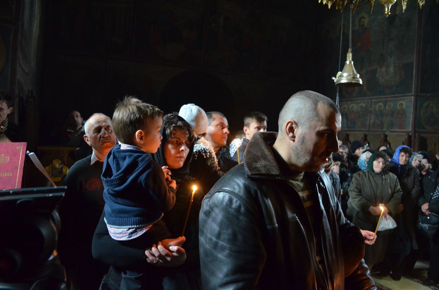 Mitropolitul Teofan la hramul Mănăstirii Bistriţa: „Dumnezeu nu poate să locuiască într-o minte stăpânită de conştiinţa luciferică a superiorităţii faţă de ceilalţi“