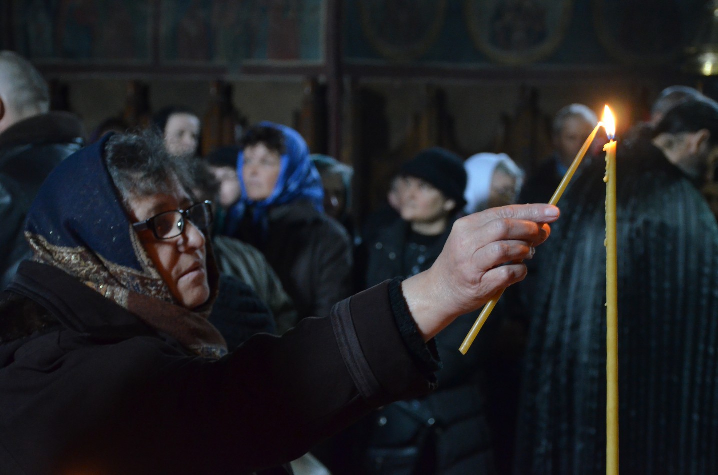 Mitropolitul Teofan la hramul Mănăstirii Bistriţa: „Dumnezeu nu poate să locuiască într-o minte stăpânită de conştiinţa luciferică a superiorităţii faţă de ceilalţi“